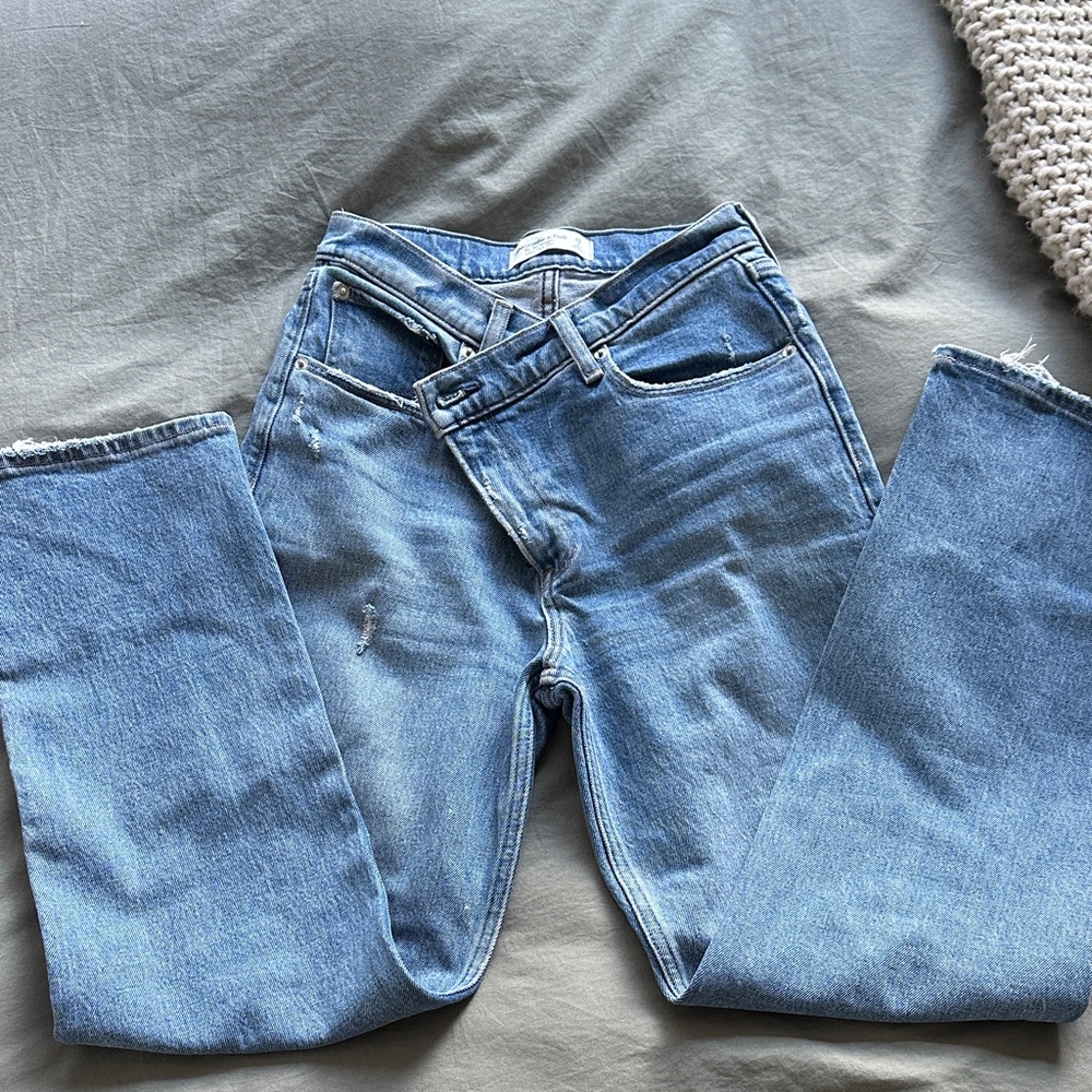 Abercrombie & Fitch Women’s Light Blue Straight Jeans